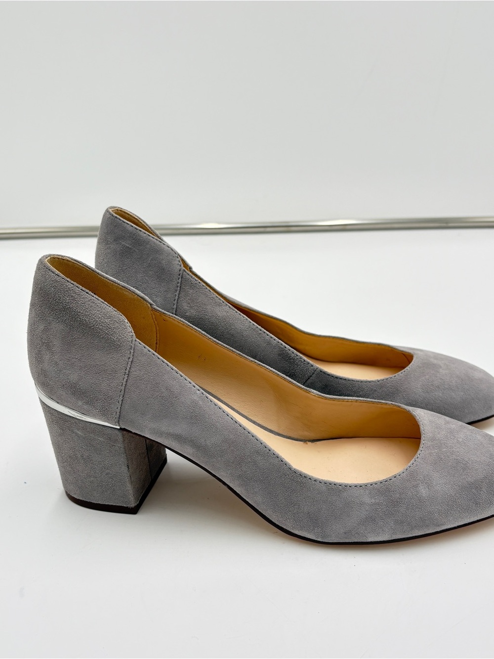Nine West Adelineo Grey Suede Round Toe Block Heels Pumps Women’s Size 8 Classic
